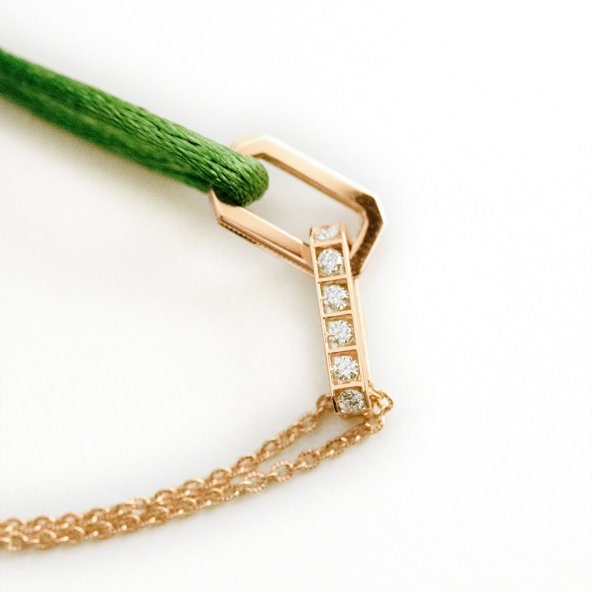 Half gold chain half satin lanyard fine jewelry