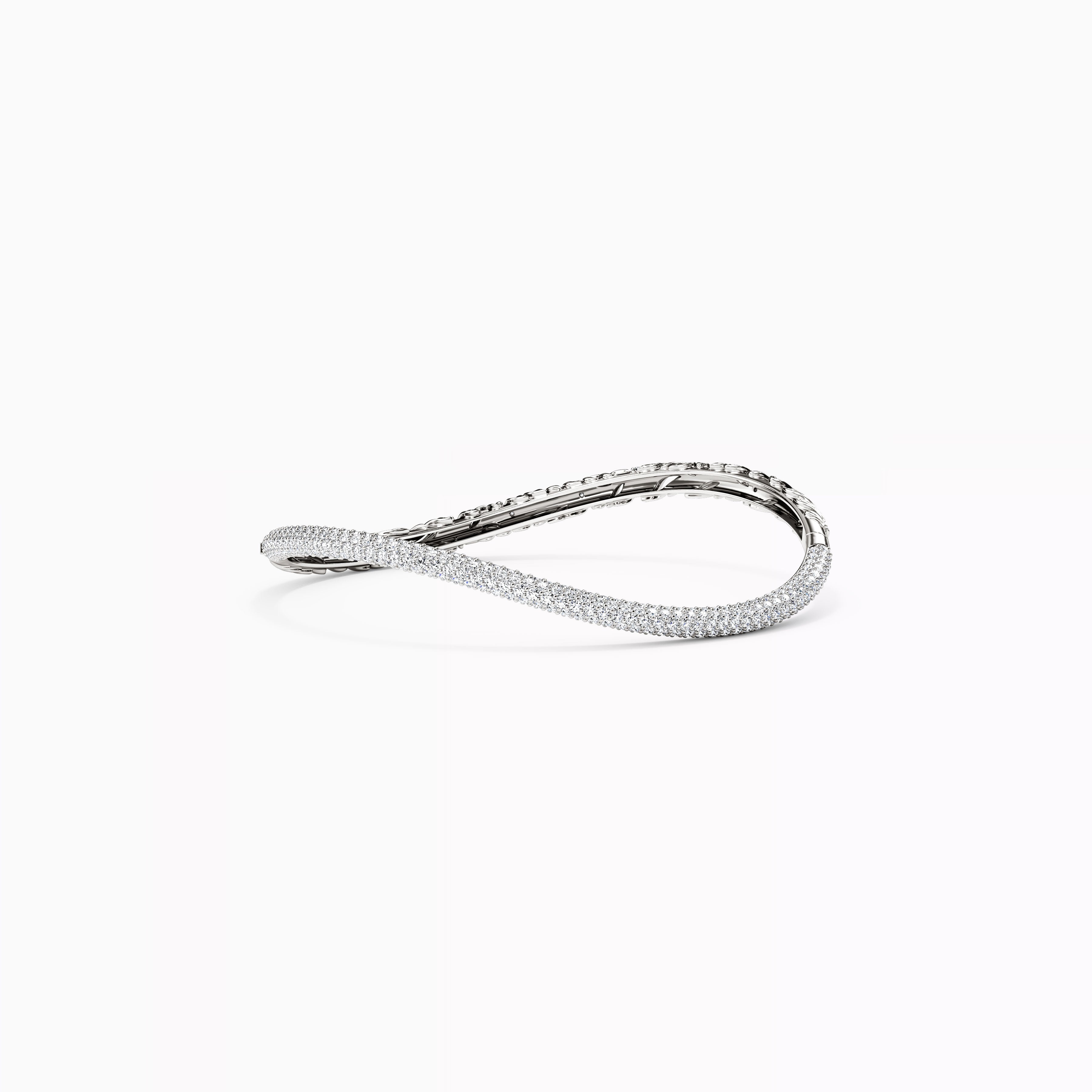 Diamond bangle | 18K Gold
