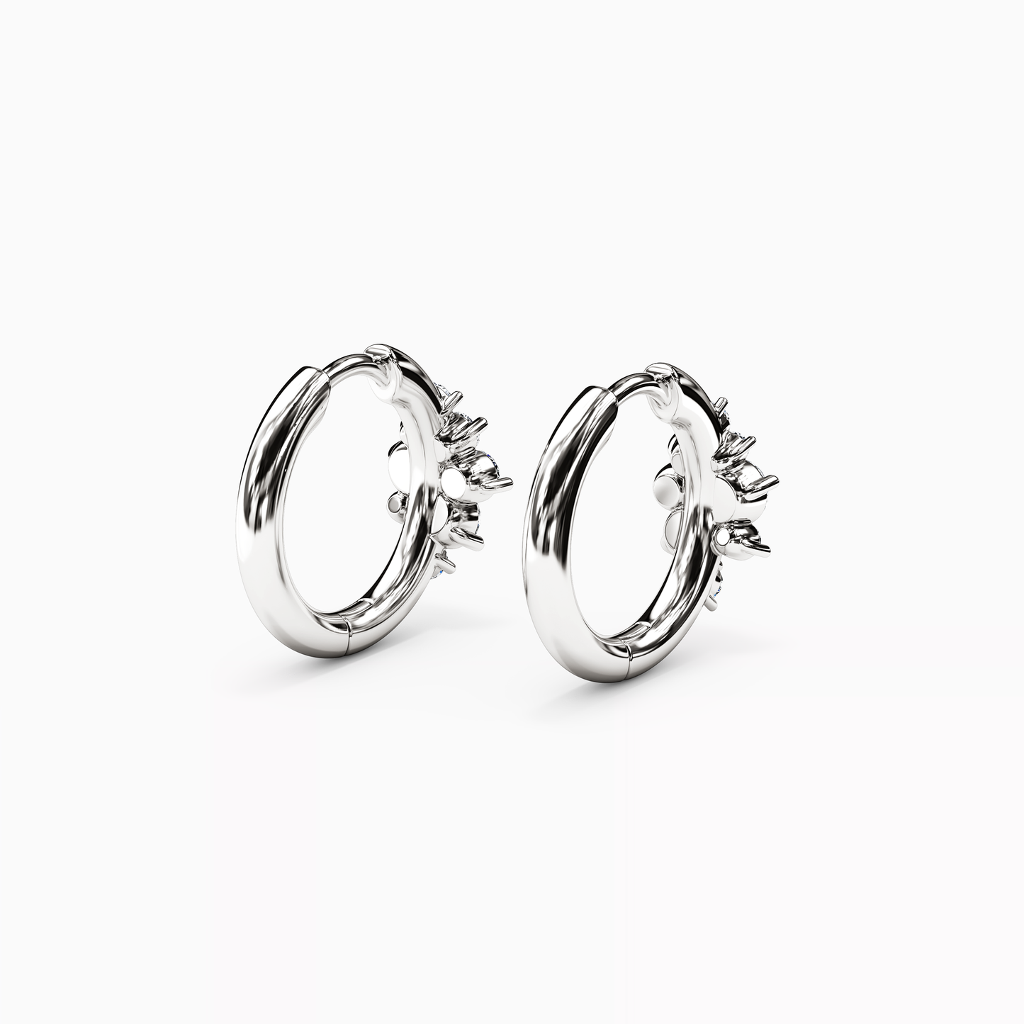 Hoop Earrings in 14K Gold With Diamonds