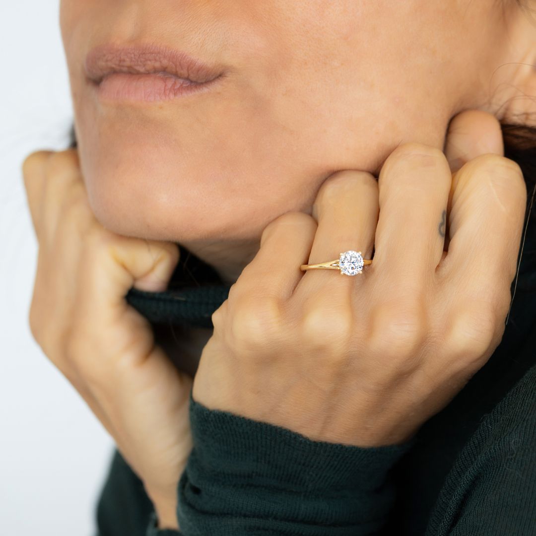 Round brilliant solitaire engagement ring | 14K Gold
