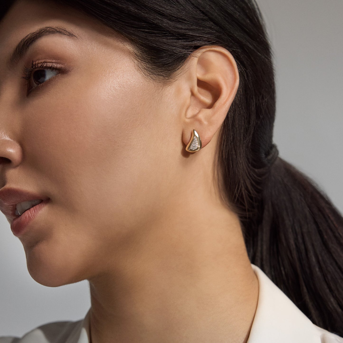 Crescent Earrings in 18K Gold and Platinum with Diamond Pavé